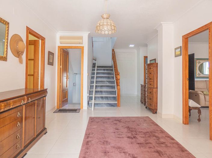 Image No.3-7 Bed Villa for sale