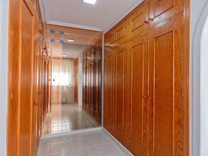 Image No.30-7 Bed Villa for sale