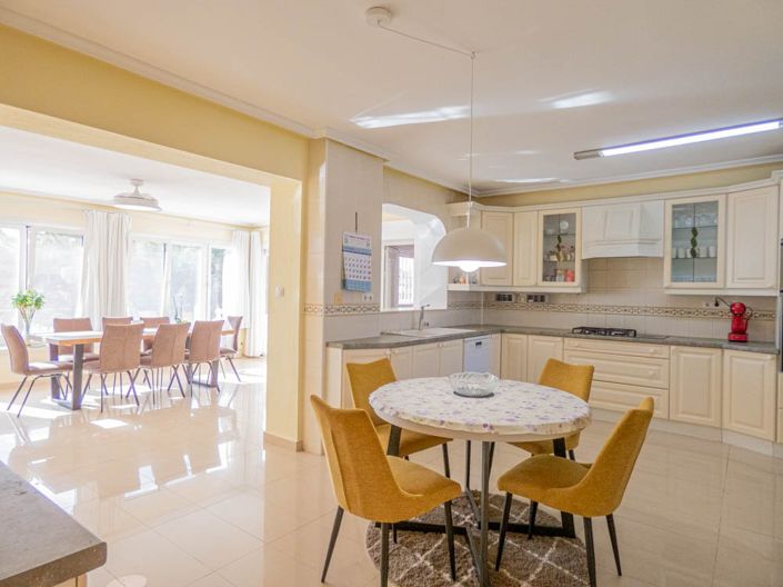 Image No.4-7 Bed Villa for sale