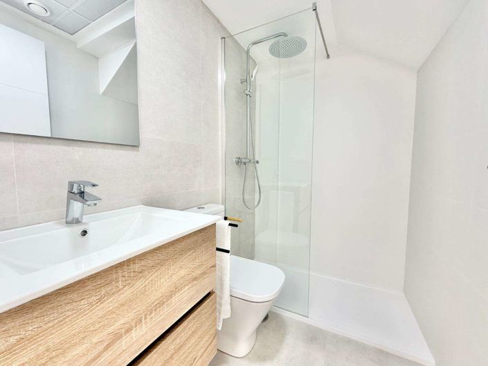 Image No.13-3 Bed Townhouse for sale