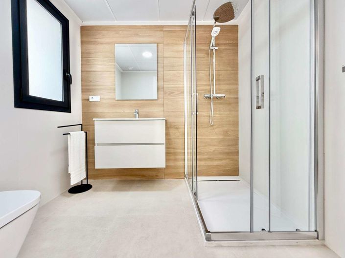 Image No.14-3 Bed Townhouse for sale