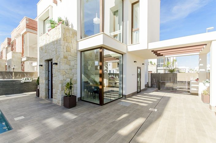 Image No.1-3 Bed Villa for sale