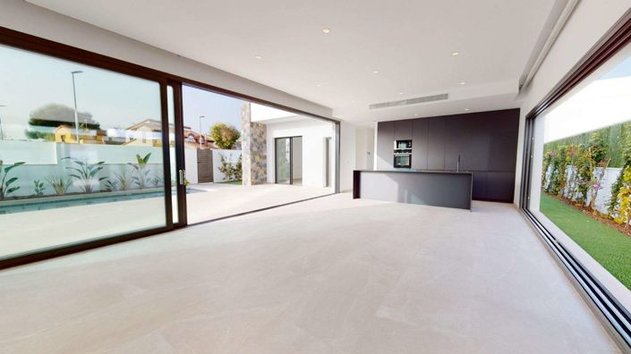 Image No.9-3 Bed Villa for sale