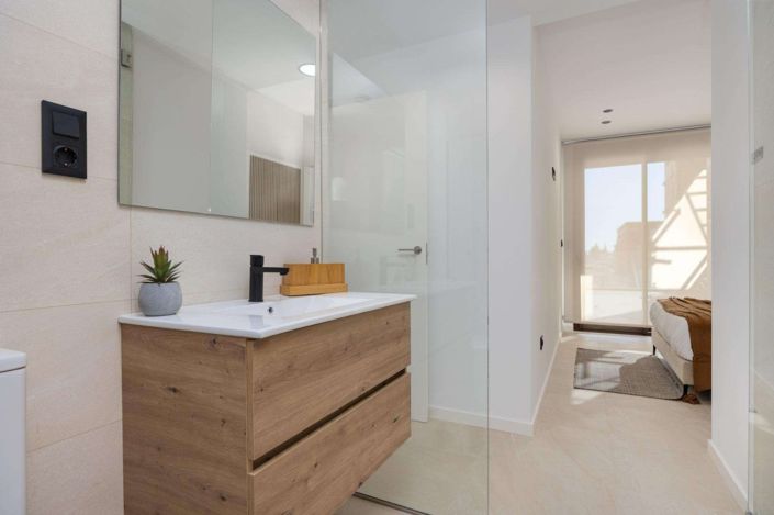 Image No.22-3 Bed Apartment for sale