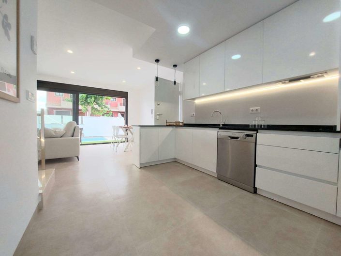 Image No.6-3 Bed Villa for sale