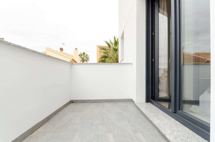 Image No.30-3 Bed Villa for sale