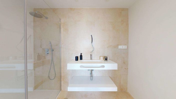 Image No.24-3 Bed Apartment for sale