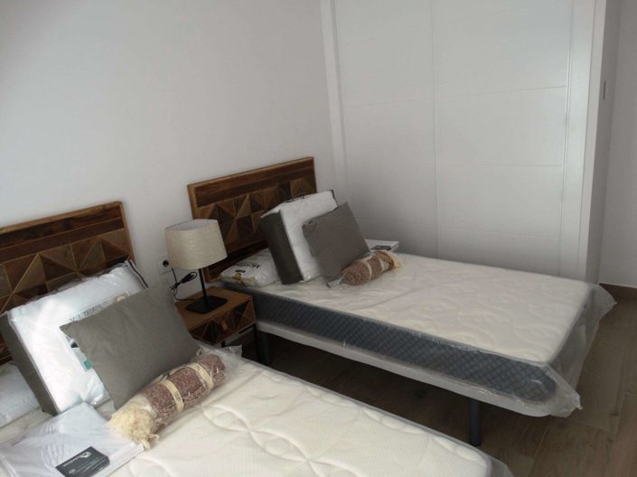 Image No.8-3 Bed Townhouse for sale