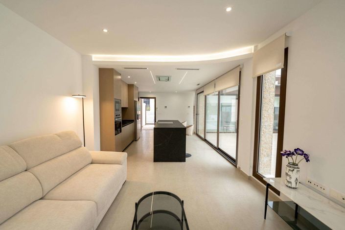 Image No.8-3 Bed Semi-Detached for sale