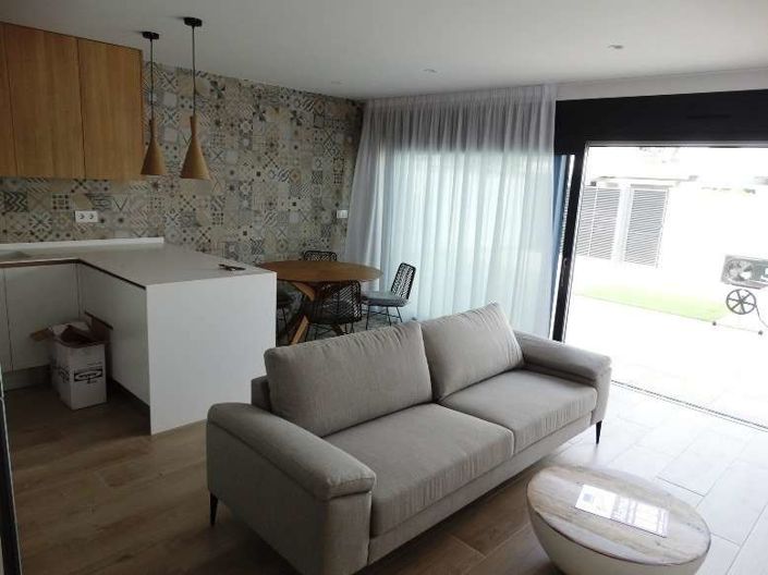 Image No.1-3 Bed Semi-Detached for sale