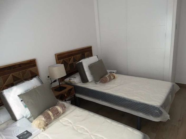 Image No.12-3 Bed Semi-Detached for sale