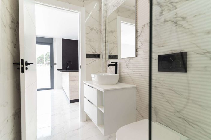 Image No.18-4 Bed Villa for sale