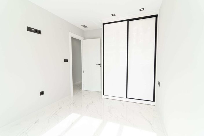 Image No.29-4 Bed Villa for sale