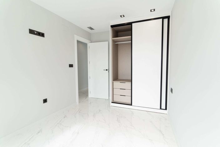 Image No.30-4 Bed Villa for sale