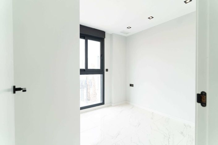 Image No.32-4 Bed Villa for sale