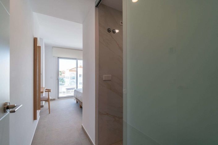 Image No.23-4 Bed Apartment for sale