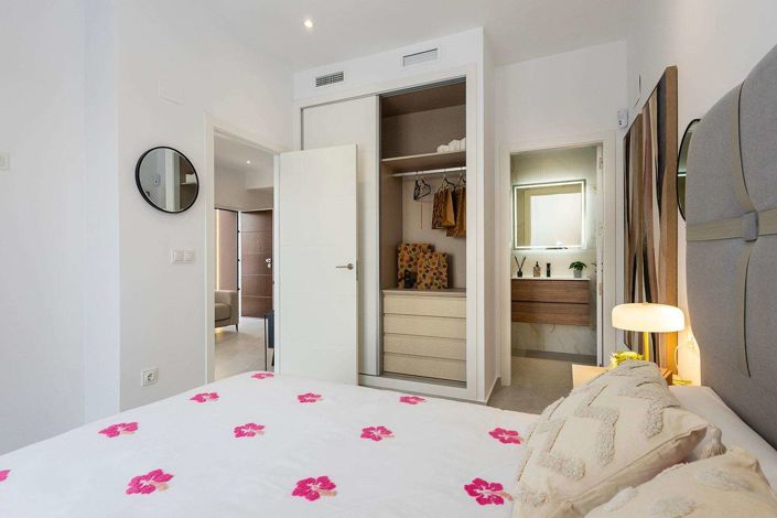 Image No.12-3 Bed Townhouse for sale