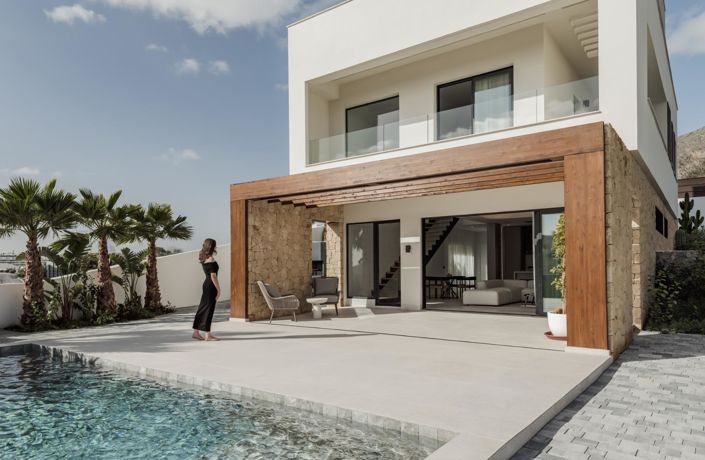 Image No.1-4 Bed Villa for sale