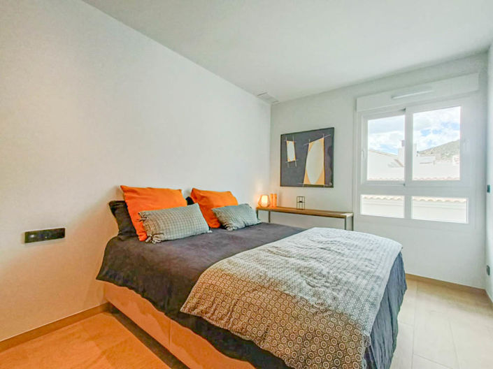 Image No.11-3 Bed Apartment for sale