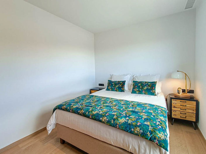 Image No.18-3 Bed Apartment for sale