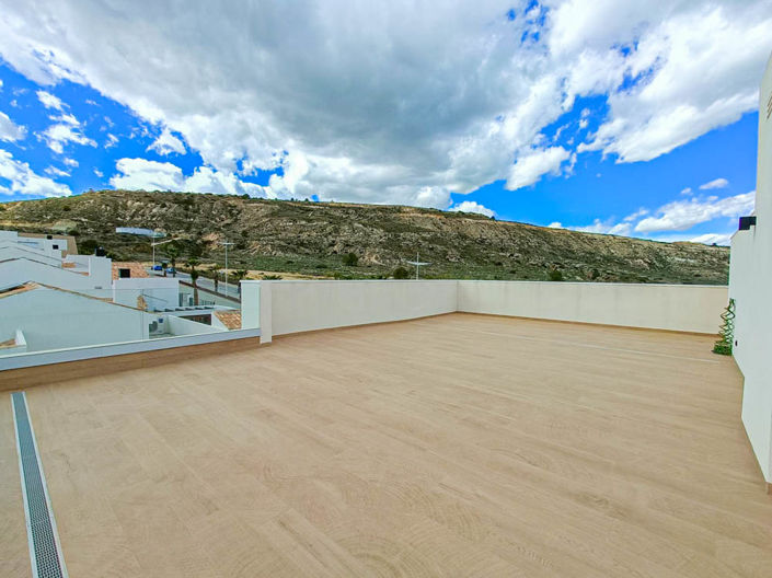 Image No.21-3 Bed Apartment for sale