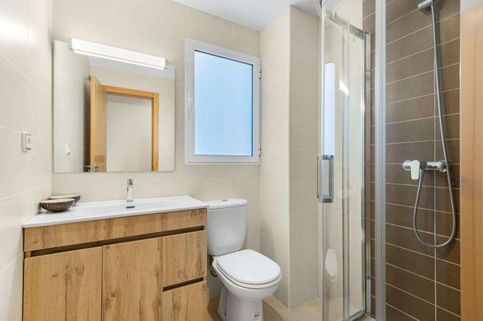 Image No.40-2 Bed Apartment for sale