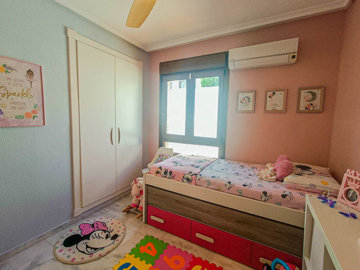 10319beautifulsemidetachedvillawithpool070425