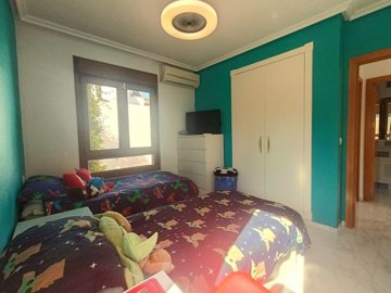 10319beautifulsemidetachedvillawithpool070425