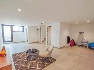 10341beautifulmodernvillawithheatedpool110425