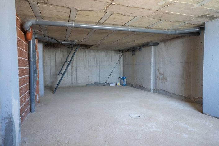 Image No.49-3 Bed Semi-Detached for sale