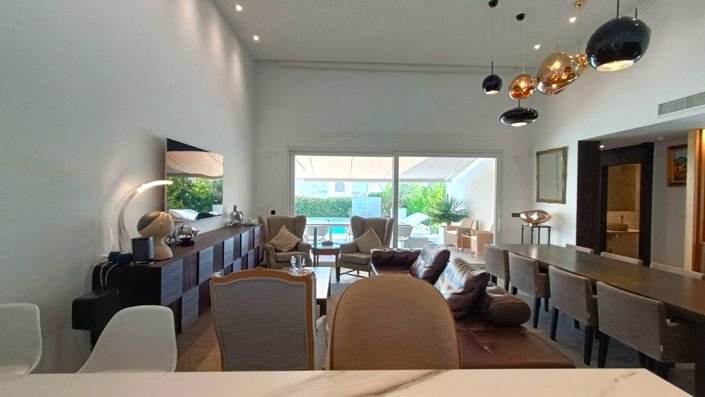 Image No.10-2 Bed Villa for sale