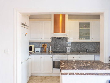 7816gorgeousgroundfloorapartmentonlasramblas1