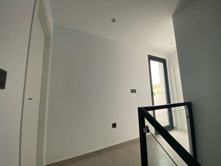 Image No.10-3 Bed Villa for sale