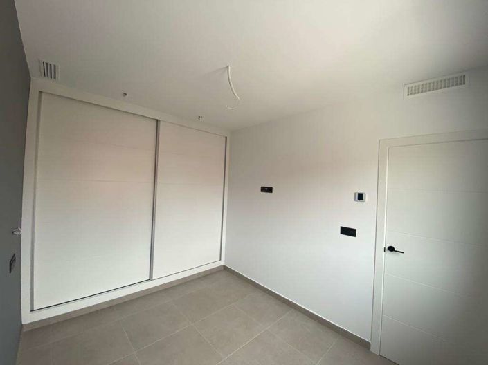 Image No.6-3 Bed Villa for sale