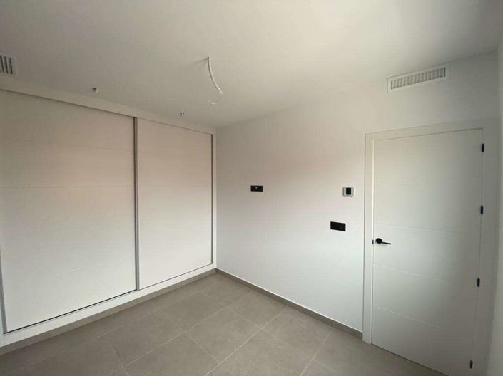 Image No.8-3 Bed Villa for sale