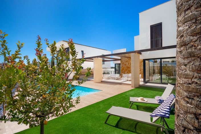 Image No.1-4 Bed Villa for sale
