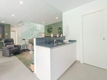 10567modernvillaonlafincagolfresort1505251207