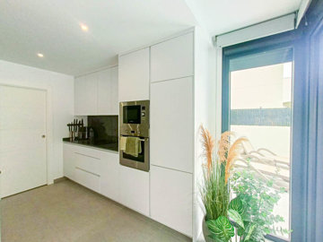 10567modernvillaonlafincagolfresort1505251207