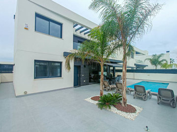 10567modernvillaonlafincagolfresort1505251207