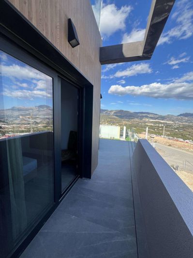 Image No.25-3 Bed Semi-Detached for sale