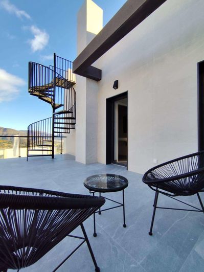 Image No.38-3 Bed Semi-Detached for sale