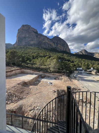 Image No.32-3 Bed Townhouse for sale