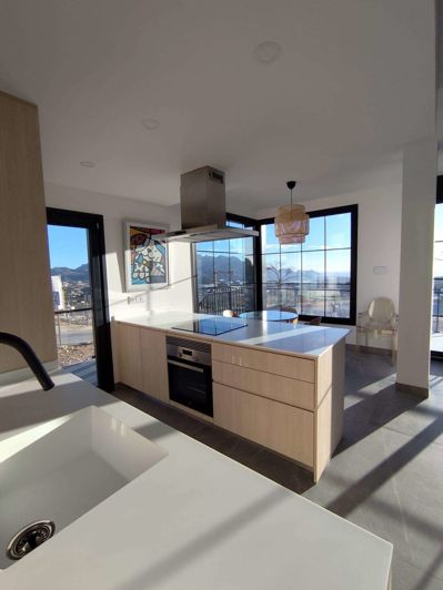 Image No.7-3 Bed Townhouse for sale