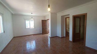 10541detachedvillaoncornerplot1007261342365