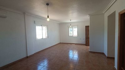 10541detachedvillaoncornerplot1007261342577