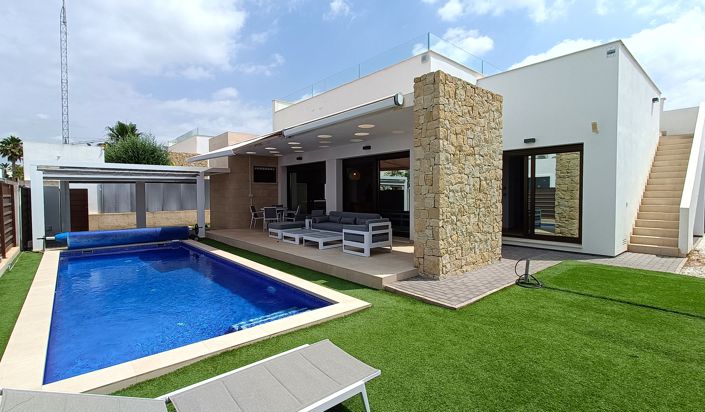 Image No.1-3 Bed Villa for sale