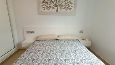 10699stunningmodernvilla050625164212bath1b