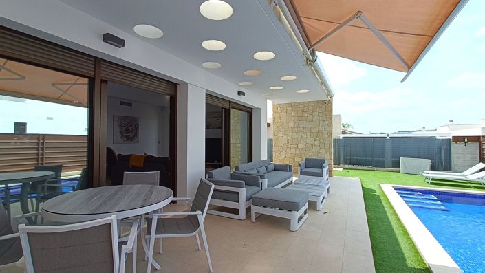 Image No.32-3 Bed Villa for sale