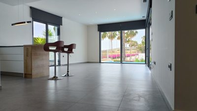 10670stunningfrontlinemodernvilla050625114158