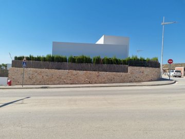 10670stunningfrontlinemodernvilla050625143628